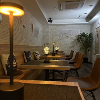 This is the perfect space for a girls' night out or a chat with close friends! Enjoy a fun time in a relaxed atmosphere.