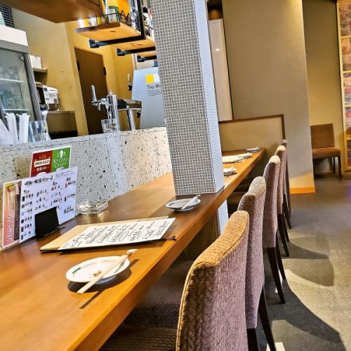[2F] Counter seats where you can enjoy conversations with the staff ☆ (1 person x 8)