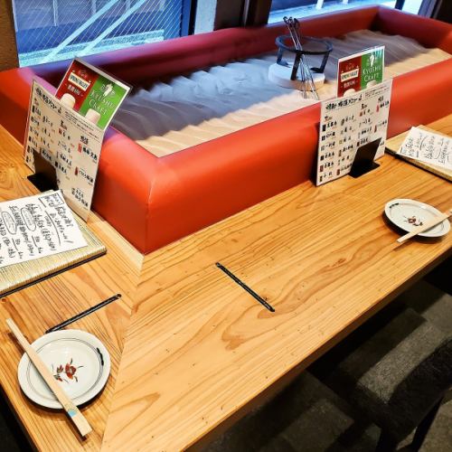 [1F] Counter seats that surround the hearth ☆ It is a counter seat that is unusually far from the staff! For those who like the counter but dislike the clerk in front of you ◎ ♪ (1 person x 6)
