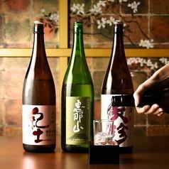 日本酒、焼酎、果実酒など豊富な品揃えが自慢です♪