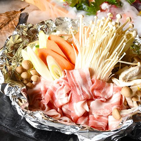 三河豚とお野菜の蒸し焼き