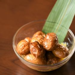 새로운 감자 버터 삶은