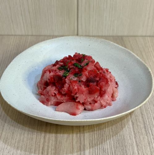 ピンクのポテトサラダ アンチョビ風味