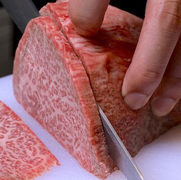 職人の技が光る。計算し尽くされた「手切り」