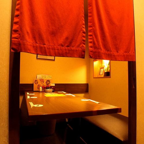 暖簾で隠れた風情ある半個室☆