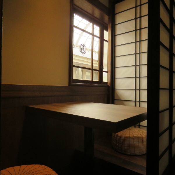 [Recommended for couples!] We also have a couple sheet that can be used by 2 people ♪ If you enjoy sake and shochu in the space of only two people, there is no doubt that conversation and momentum will be shortened ◎ Excellent atmosphere There is no doubt that the couple seat will be active on a date! If you wish, please reserve a seat online in advance ♪