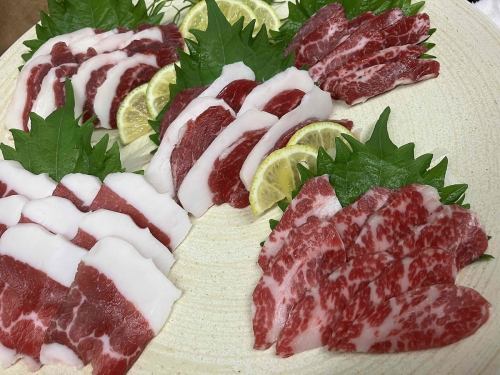 [Proud item] Assorted horse sashimi