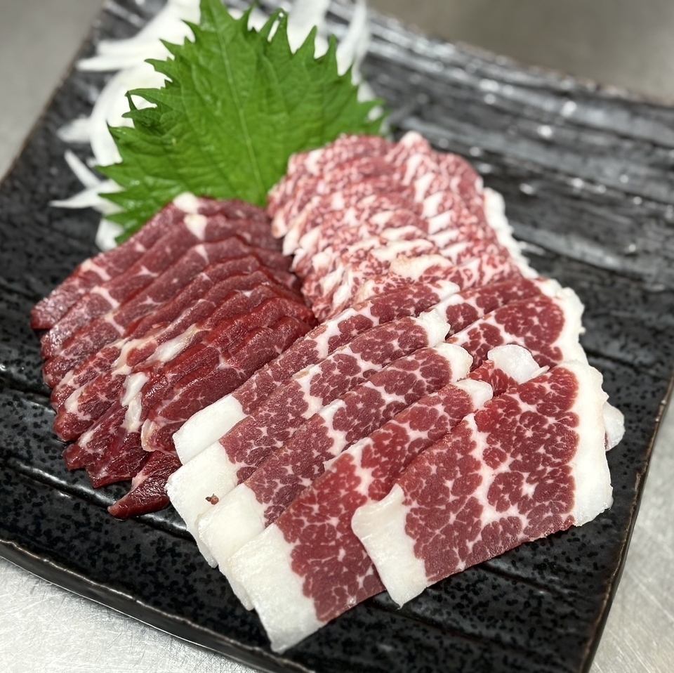 ◆九州直送のこだわりがつまった馬刺しをご賞味あれ！