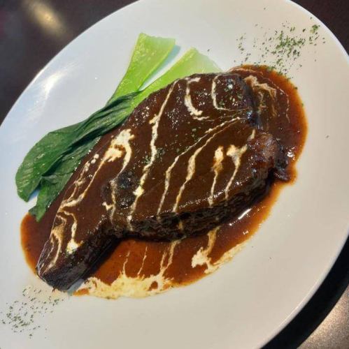 ◇◆美味しい肉料理が大集合！◆◇シエル名物大きな牛タンシチューが絶品♪　3828円(税込)