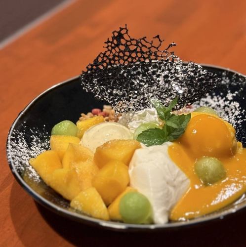 ◇◆インスタ映えすること間違いナシ！◆◇季節のパフェを使ったお皿パフェ　店内黒板でご確認ください
