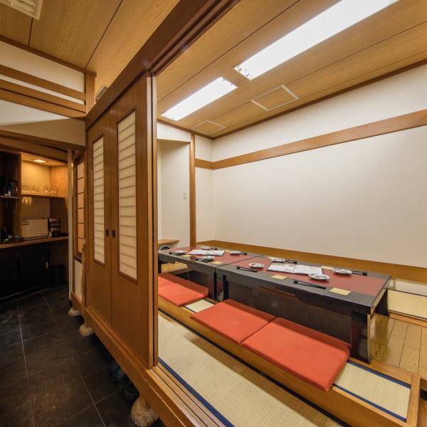 You can use the dormitory tatami room as a private room if you close the door.It is recommended for banquets with company colleagues, girls' association, Forgotten annual party, etc. It is a seat that you can relax without worrying about the surrounding eyes.Various courses with unlimited drinks are also available so please make a reservation according to your budget and preferences.