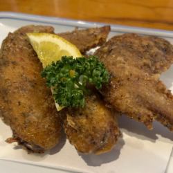 手羽先の黒胡椒揚げ