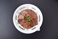 6 使用特產飛騨牛肉“烤肉碗”A5級
