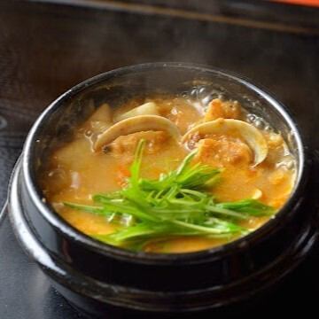 The richness of the miso makes it a perfect match with rice.Tendan special jjigae miso soup