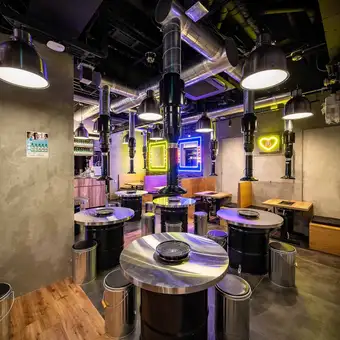 [2 people also welcome] We are happy to accept reservations for small groups! Perfect for after work, with friends, or on a date! Enjoy yakiniku in our meticulously designed interior – it's simply exceptional!