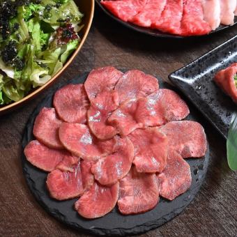 Weekday specials! 6 dishes including a 4-kind yakiniku platter and thick-cut premium tongue ⇒ 4,000 yen (tax included)