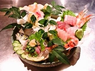 Assorted live fish sashimi