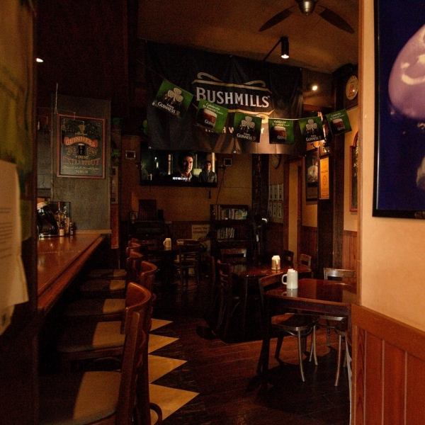 異国情緒のあるクラシックな店内では、着席時40人、立食時50人の貸切パーティーにも対応しています。団体様でのスポーツ観戦なども大歓迎！ご宴会向けプランも各種ご用意おります。人数や予算などはお気軽に店舗までお問い合わせください。