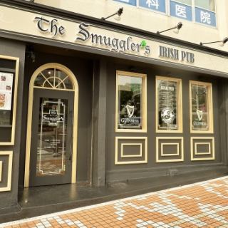 店内では、貸切パーティーも可能です。着席時40人、立食時50人でのご宴会にも対応！スポーツバーの顔を持つ当店を貸し切ってみんなで応援すれば盛り上がること間違いなし！人数や予算などはお気軽に店舗までお問い合わせください。