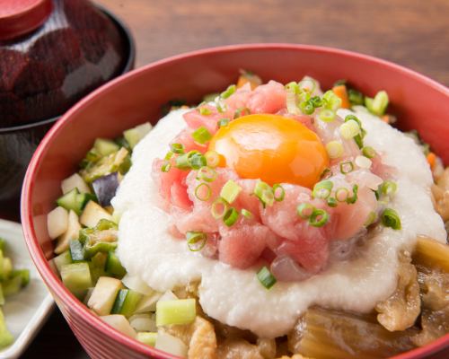 Echigo-meshi（配味噌湯和泡菜）