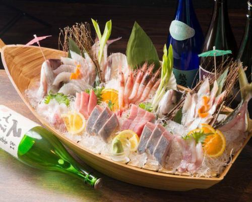 Enjoy fresh sashimi and many local dishes!