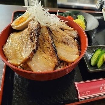 ランチ限定！炙りチャーシュー丼定食！