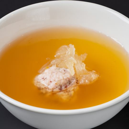 【冬日静谧宴】朱雀套餐 每人8000日元(不含税和服务费)