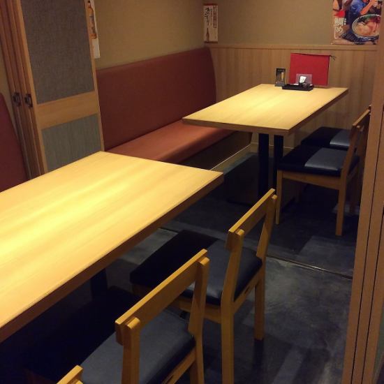 最大18名様までご利用可能な完全個室をご用意しております。