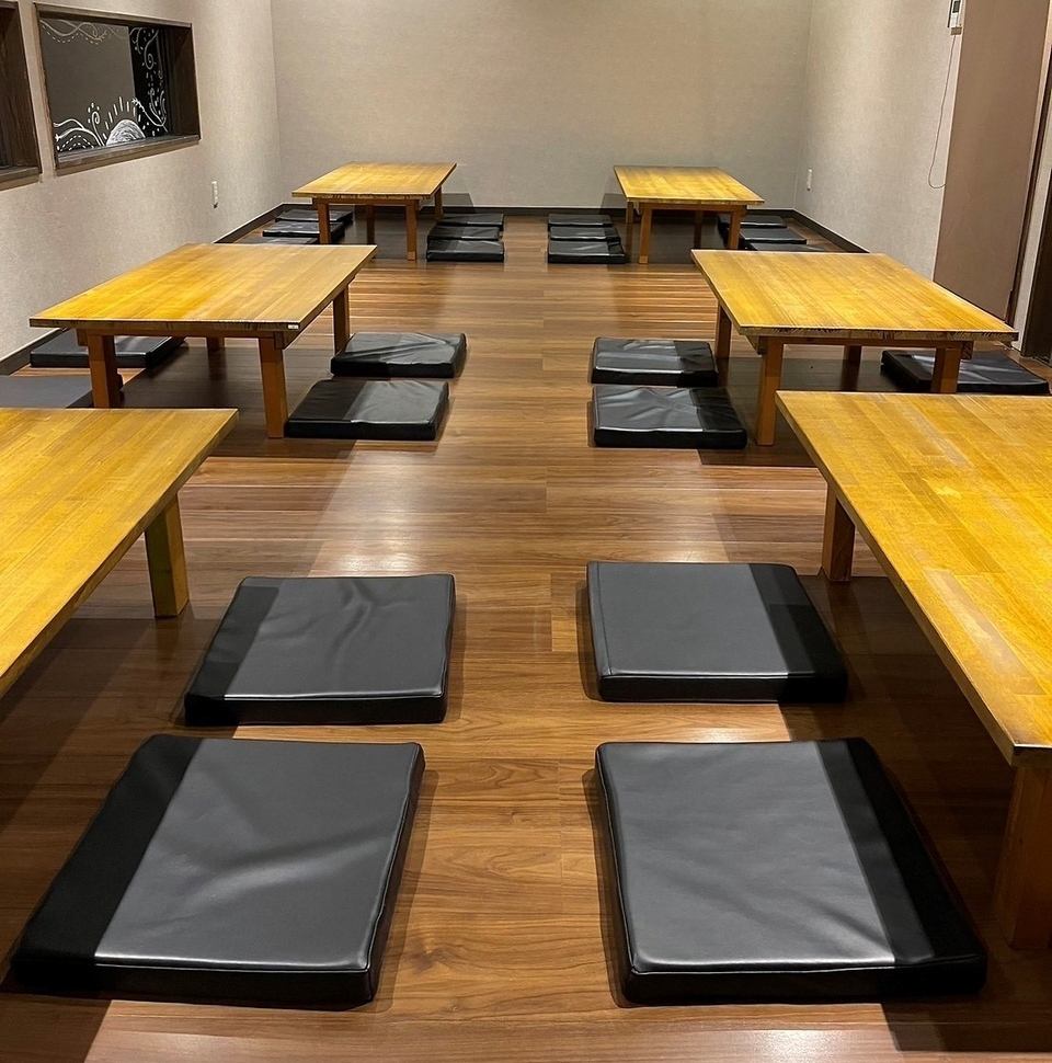 We can also accommodate large groups for dinner parties! Please contact us for more information.