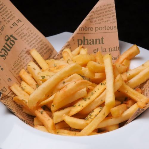 名物フライドポテト(しあわせバター)