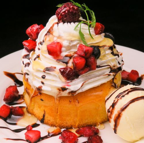 生クリームたっぷり 甘党シェフの窯焼きパンケーキ