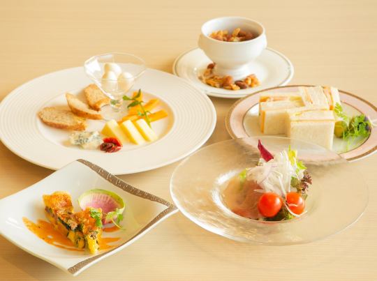 【フード5品+プレミアム飲み放題】バーで楽しむ二次会プラン