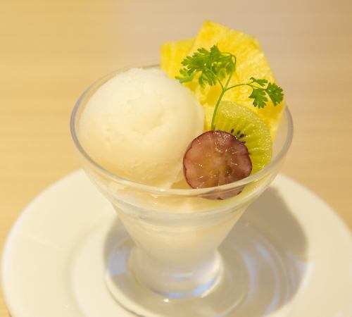ソルベとフルーツ盛り