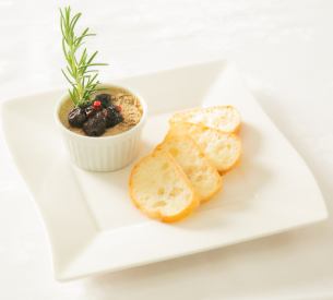鶏白レバーのなめらかパテ