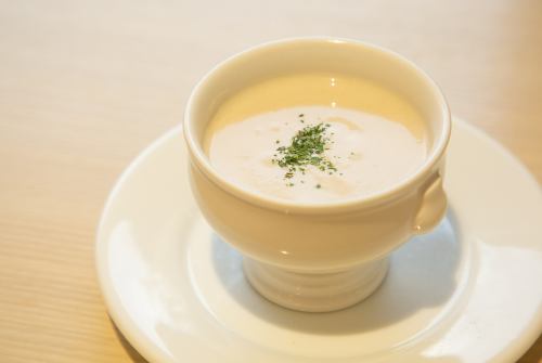 シェフ厳選 季節野菜のポタージュ