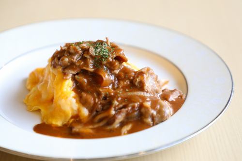 とろとろふわふわオムライス ハッシュドビーフソース