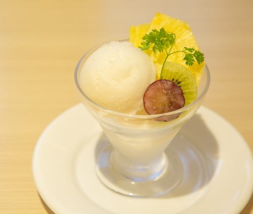 ソルベとフルーツ盛り