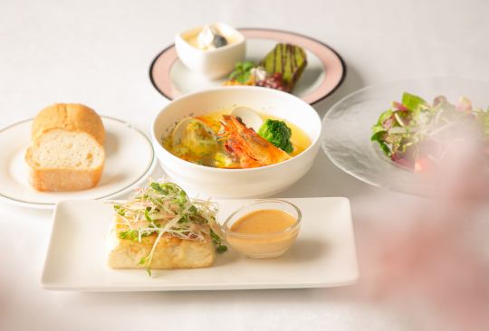 平日ランチ限定【シェフの気まぐれランチセット】3/2（月）～4/10（金）