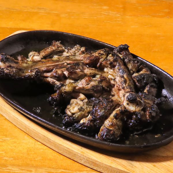 【名物】極み 浜の町店限定☆宮崎県産炭火焼き骨付き鶏