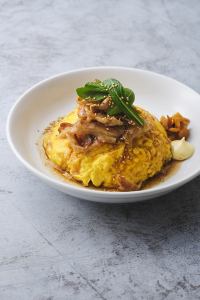 スペイン産イベリコ豚の照り焼きソースオムライス
