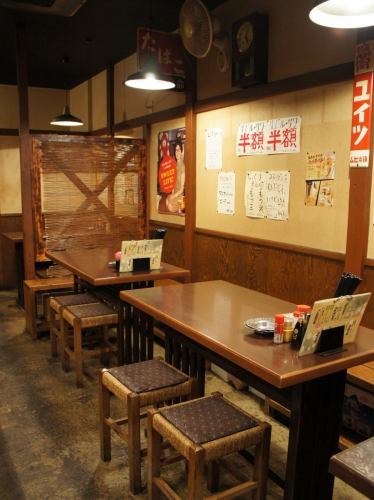 レトロ感満載の店内