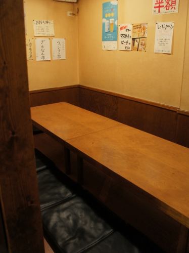 店内奥には個室席もあり!!