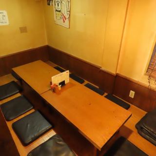 テーブル席ご用意ございます。