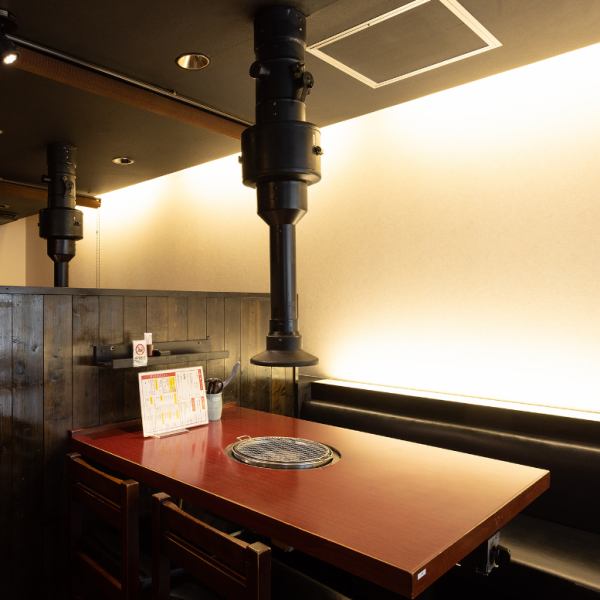 京橋徒歩4約とアクセス良好な当店は1階にあるため、お仕事帰りのお食事や、ご宴会などにもピッタリです。お一人様も大歓迎です。カウンター席は、おひとり様でのご利用も多く、お仲間同士でも、お気軽にご来店ください。お肉やお酒に合うおつまみも豊富にご用意ございます。