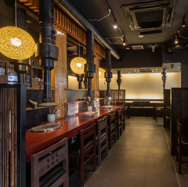 お一人様でもお気軽にどうぞ！カウンターではスタッフとの会話も楽しみながらお食事ができる特等席！お仕事帰りやお買い物帰りに、おひとり様でのご利用にもぴったりです！
