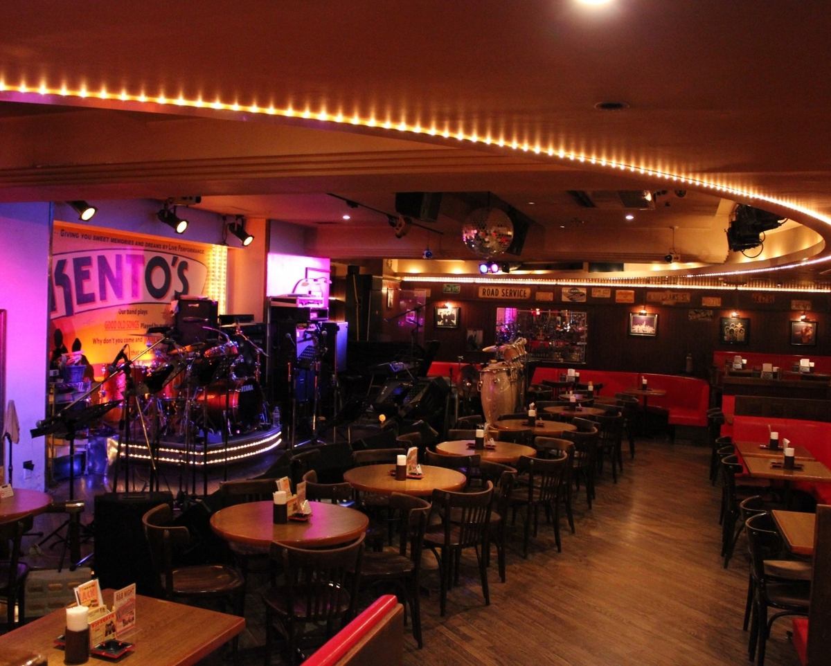 バンド演奏を楽しみながら特別な時間をお過ごしください♪