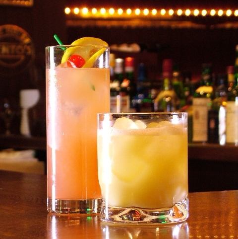 お酒を飲みながら懐かしのバンド演奏をお楽しみいただけます◎