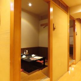 デートにも人気の2名個室は早い者勝ち！湘南台でのご接待やご会食等の外せないシーンにも是非、ご活用下さい。和情緒溢れる店内で、癒しのひとときを…。落ち着いた雰囲気で安心できる空間を各種取り揃えています。　飲み会は個室で決まり♪種類豊富な生ビール付きの、60種類以上の単品飲み放題もご用意しております♪