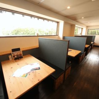 最大74名様までお座りいただけます