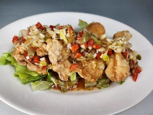 ジューシー油淋鶏！香味ネギソース